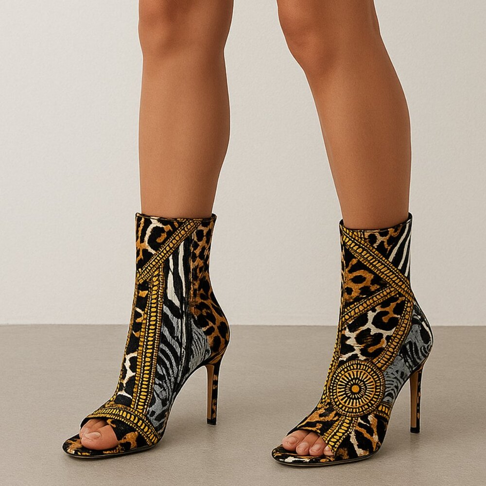 Fashion boot, fabric upper, Versace animal print inspired, 5 in heel, EUC, Sz 7
